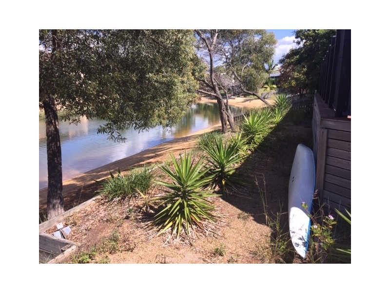 5 Reef Court, Mermaid Waters QLD 4218