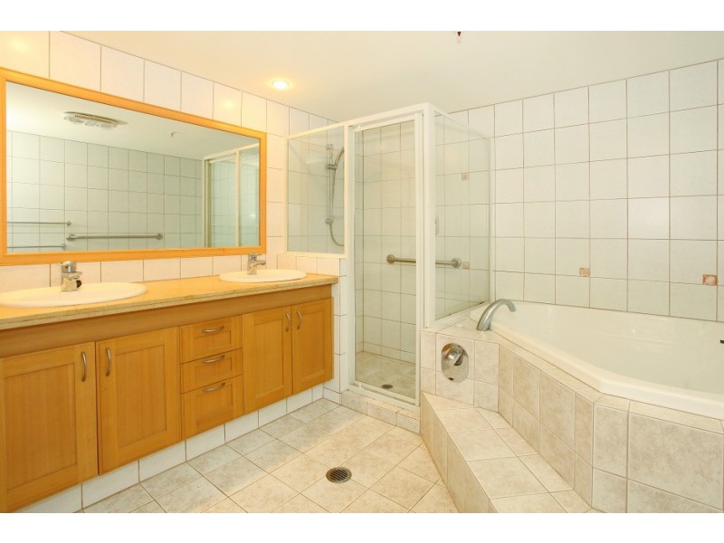 37 ‘Oceana on Broadbeach’ 100 Old Burleigh Road, Broadbeach QLD 4218