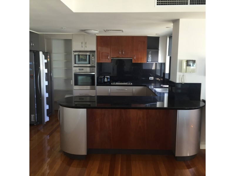32/20 Queensland, Broadbeach QLD 4218