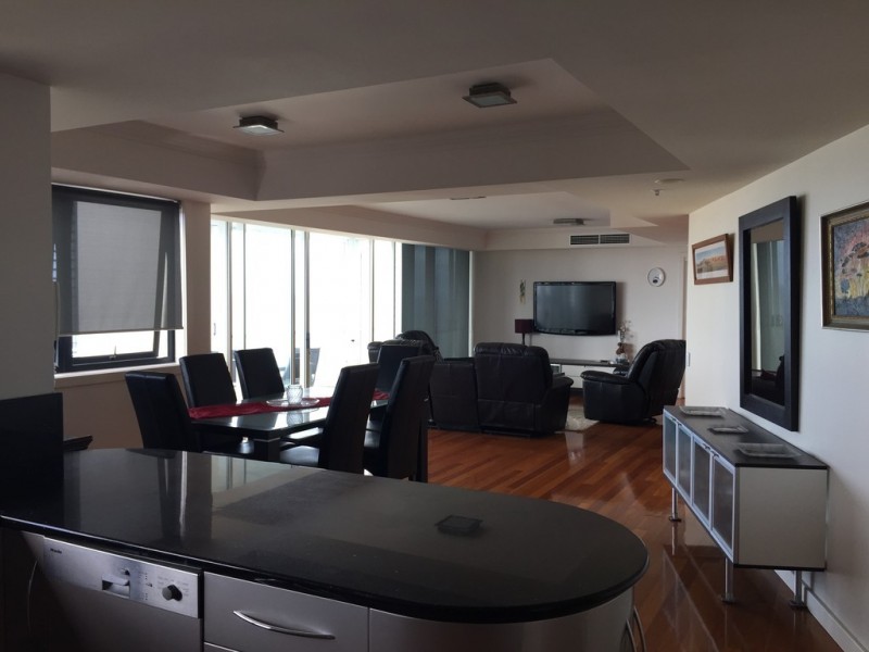 32/20 Queensland, Broadbeach QLD 4218