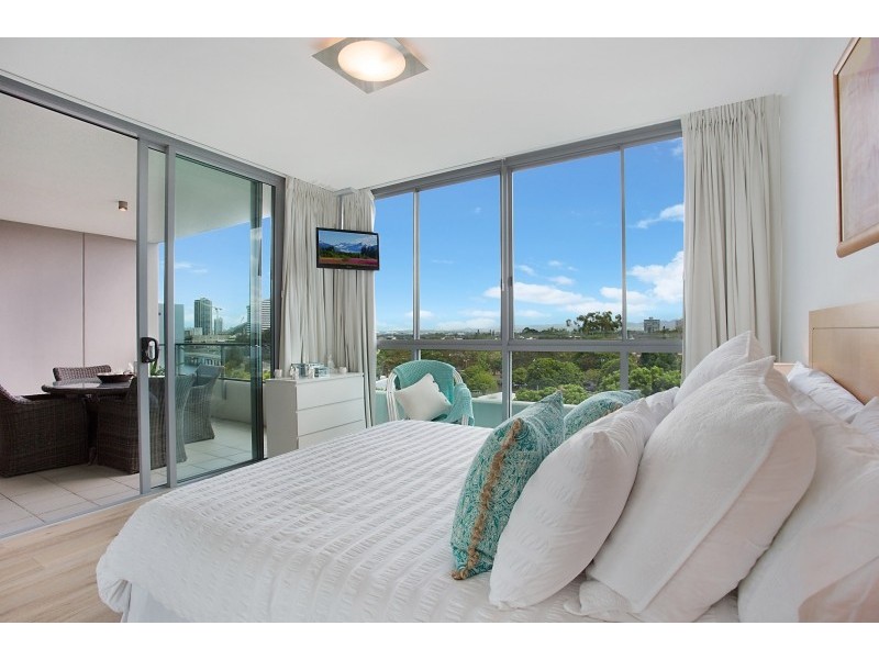 2410 ‘Freshwater Point’ 33 T E Peters Drive, Broadbeach Waters QLD 4218