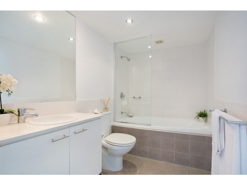 2410 ‘Freshwater Point’ 33 T E Peters Drive, Broadbeach Waters QLD 4218