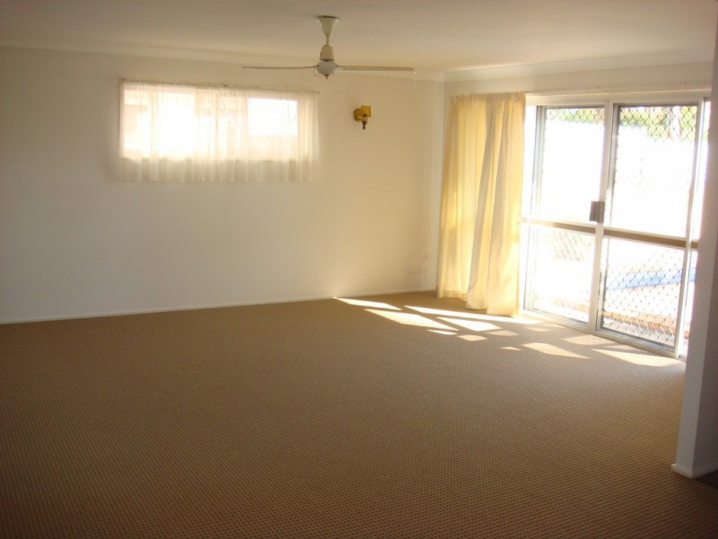 47 Rumrunner St, Mermaid Waters QLD 4218