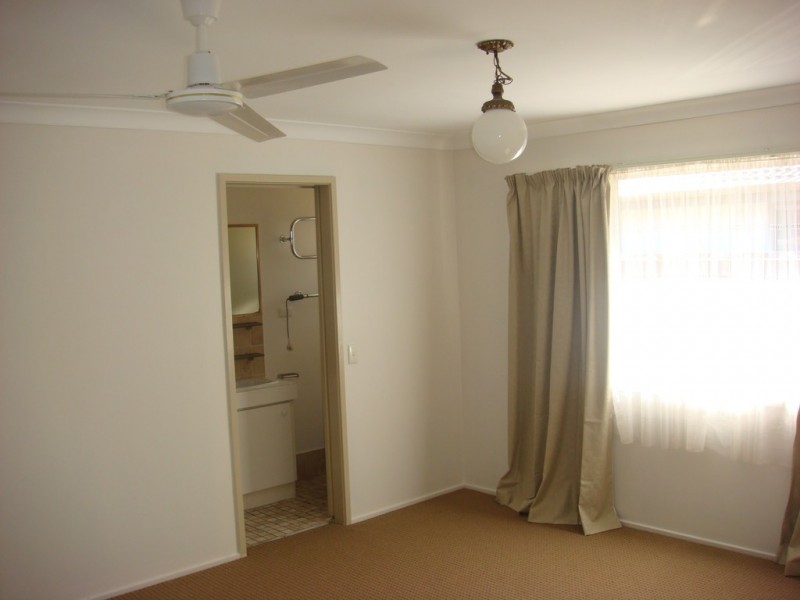 47 Rumrunner St, Mermaid Waters QLD 4218