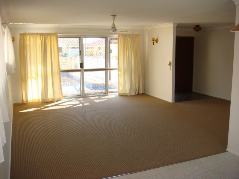 47 Rumrunner St, Mermaid Waters QLD 4218