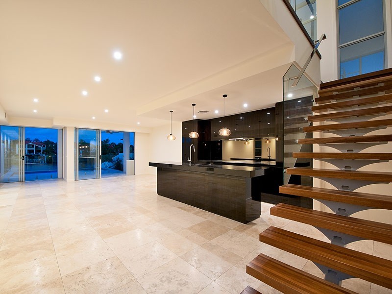 14 Garden Grove, Carrara QLD 4211