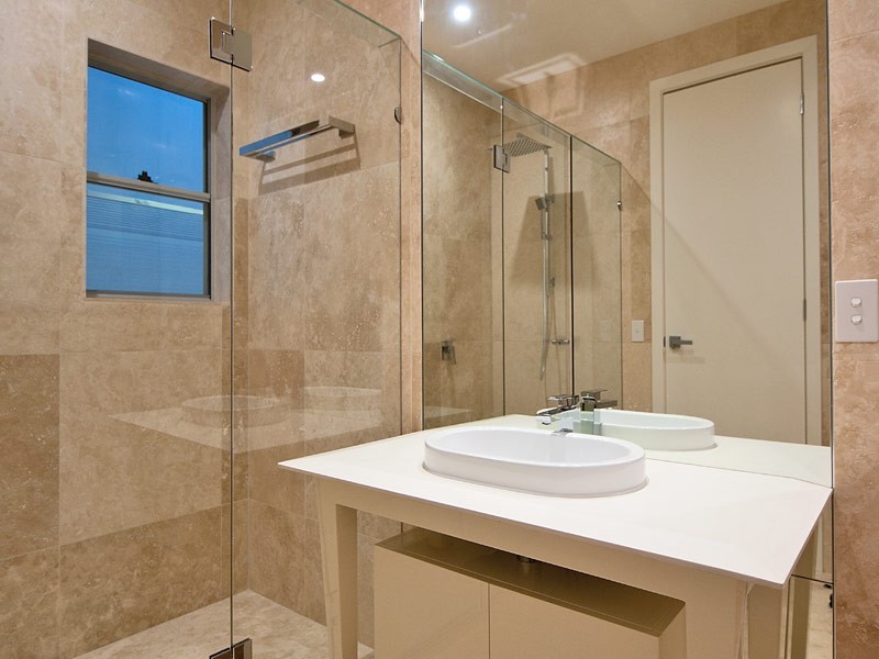 14 Garden Grove, Carrara QLD 4211