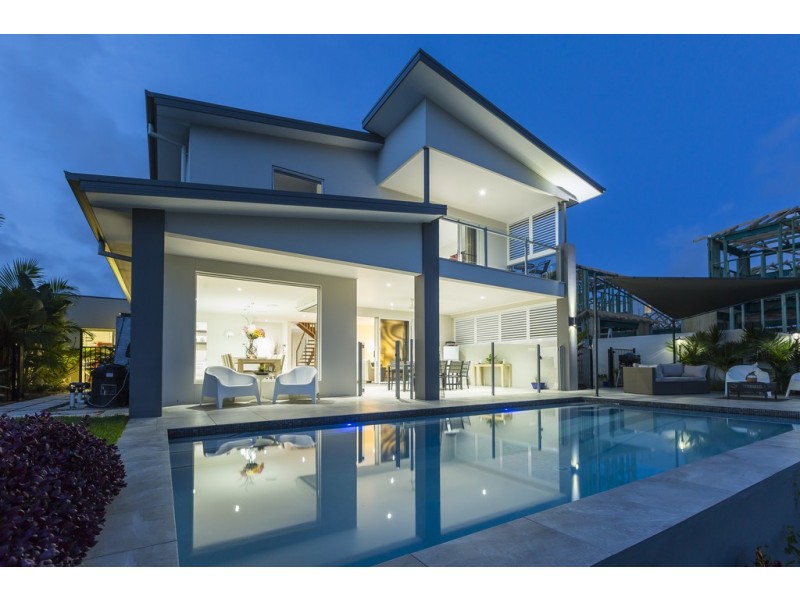 18 Quayside Drive, Helensvale QLD 4212