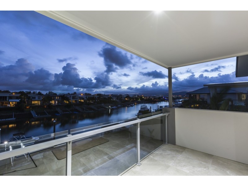 18 Quayside Drive, Helensvale QLD 4212