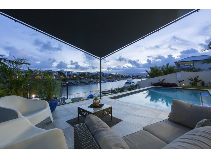 18 Quayside Drive, Helensvale QLD 4212