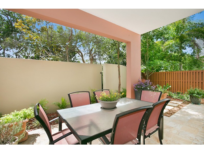 1002/1 The Cove Crescent, Carrara QLD 4211