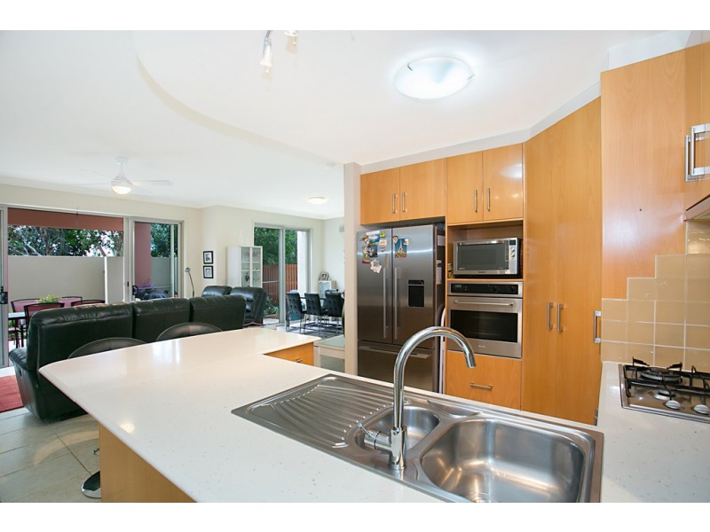 1002/1 The Cove Crescent, Carrara QLD 4211