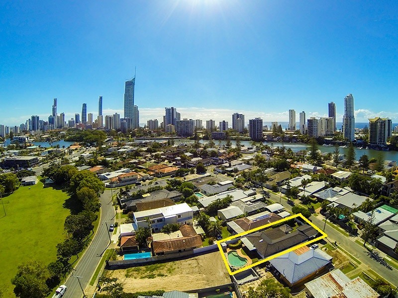 33 Brindisi Avenue, Isle Of Capri QLD 4217