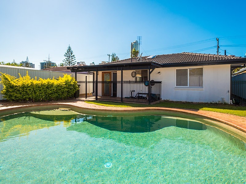 33 Brindisi Avenue, Isle Of Capri QLD 4217