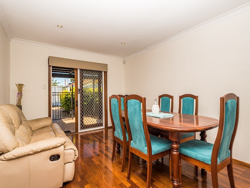 33 Brindisi Avenue, Isle Of Capri QLD 4217