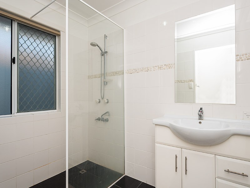 33 Brindisi Avenue, Isle Of Capri QLD 4217