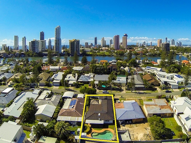 33 Brindisi Avenue, Isle Of Capri QLD 4217