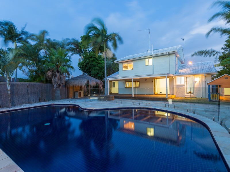 20 Bermuda St, Broadbeach Waters QLD 4218