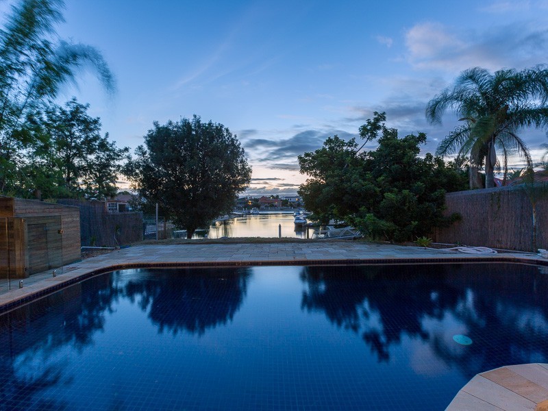 20 Bermuda St, Broadbeach Waters QLD 4218