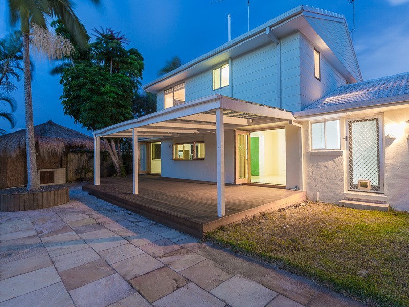20 Bermuda St, Broadbeach Waters QLD 4218