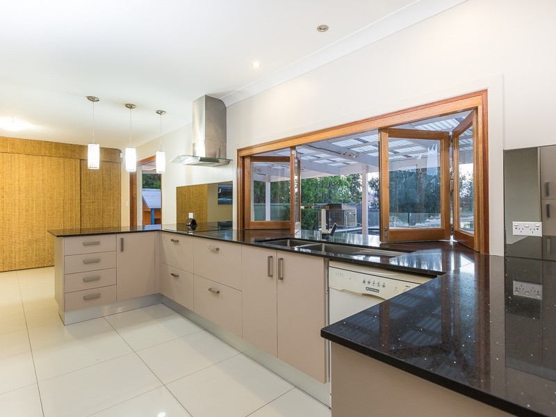 20 Bermuda St, Broadbeach Waters QLD 4218