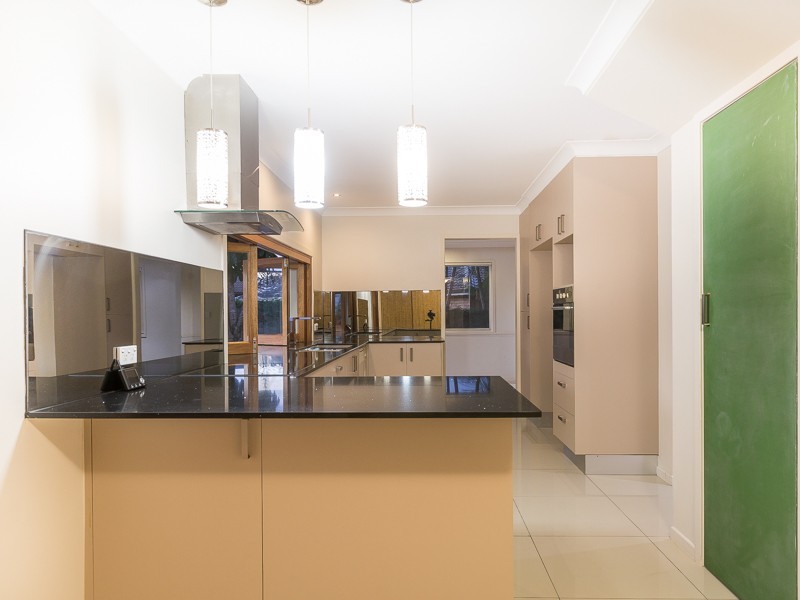 20 Bermuda St, Broadbeach Waters QLD 4218