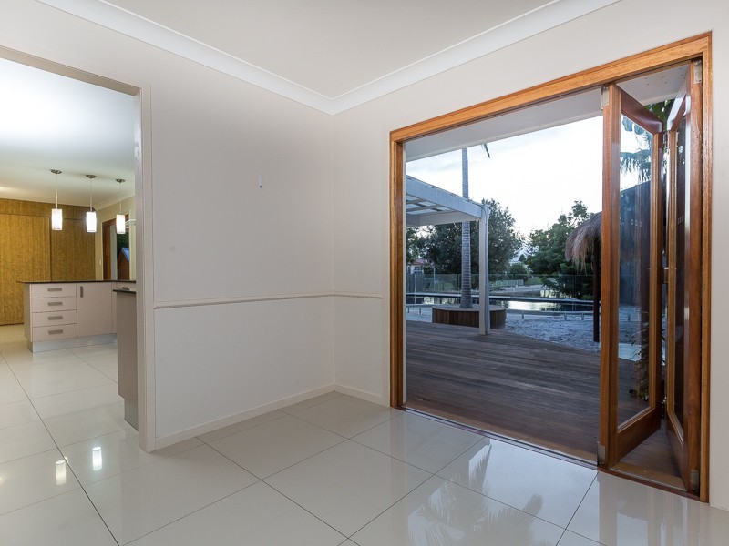 20 Bermuda St, Broadbeach Waters QLD 4218