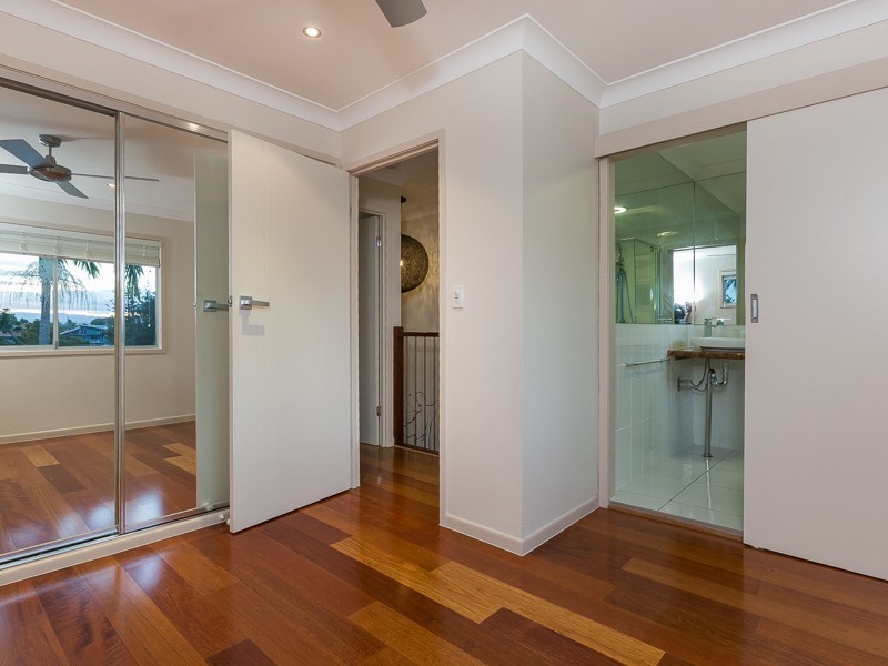 20 Bermuda St, Broadbeach Waters QLD 4218