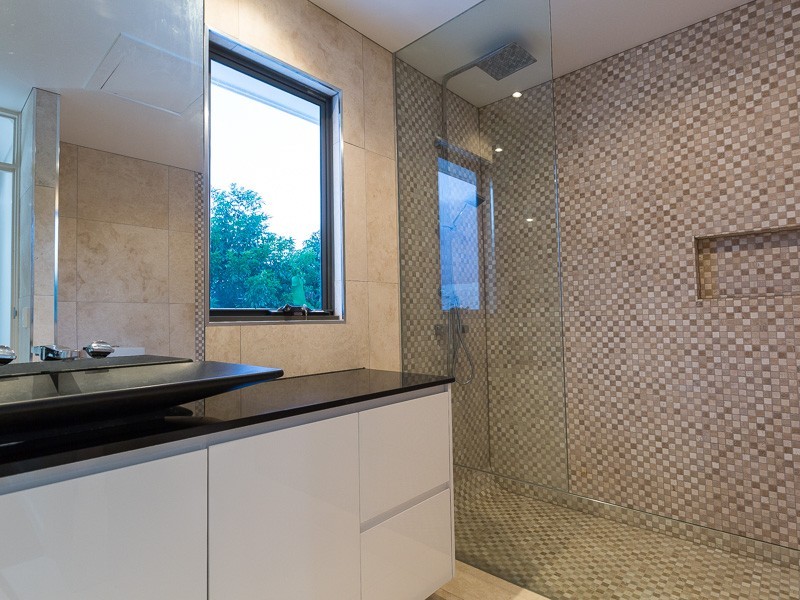 20 Bermuda St, Broadbeach Waters QLD 4218