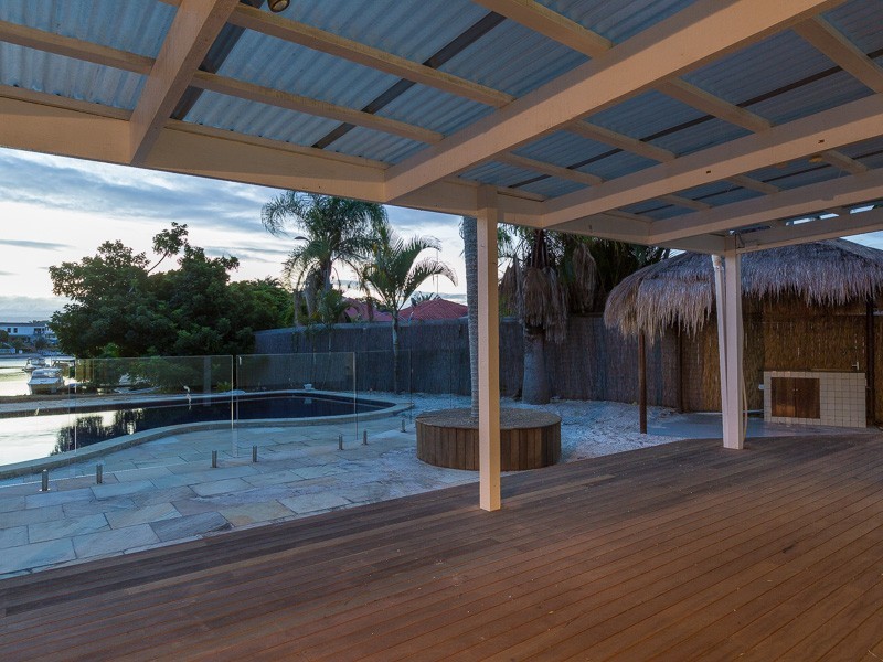 20 Bermuda St, Broadbeach Waters QLD 4218