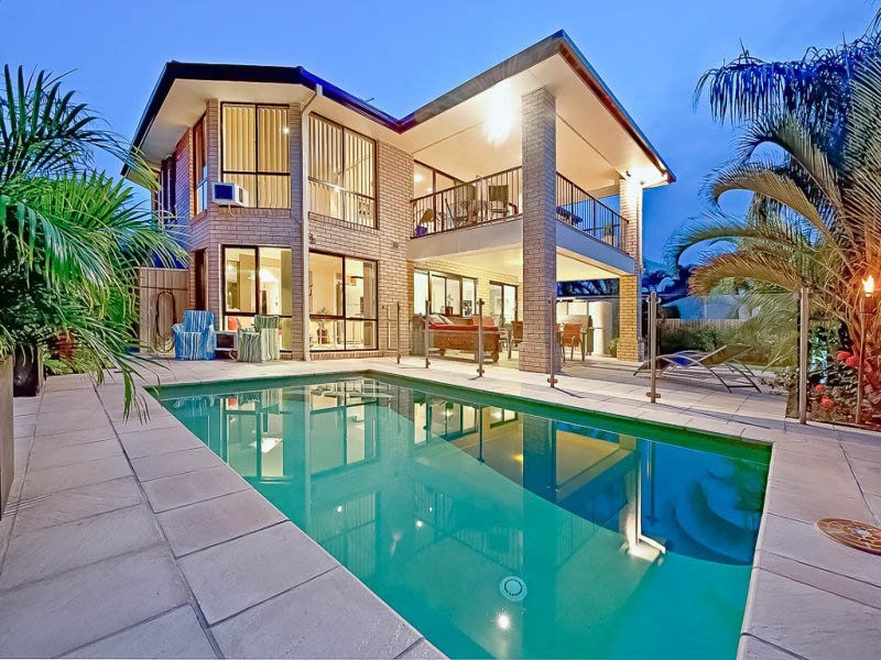 34 Bermuda Street, Broadbeach Waters QLD 4218