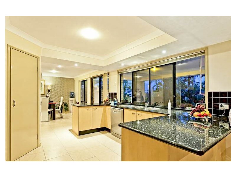 34 Bermuda Street, Broadbeach Waters QLD 4218