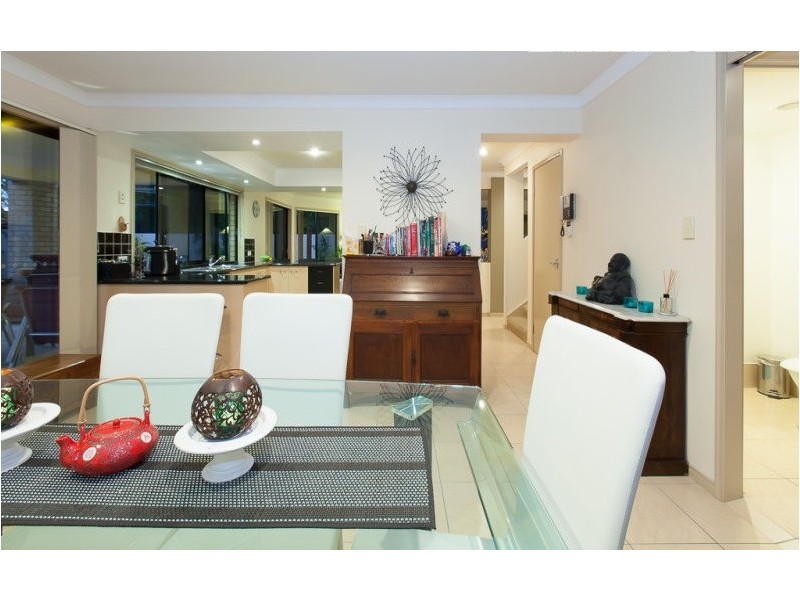 34 Bermuda Street, Broadbeach Waters QLD 4218