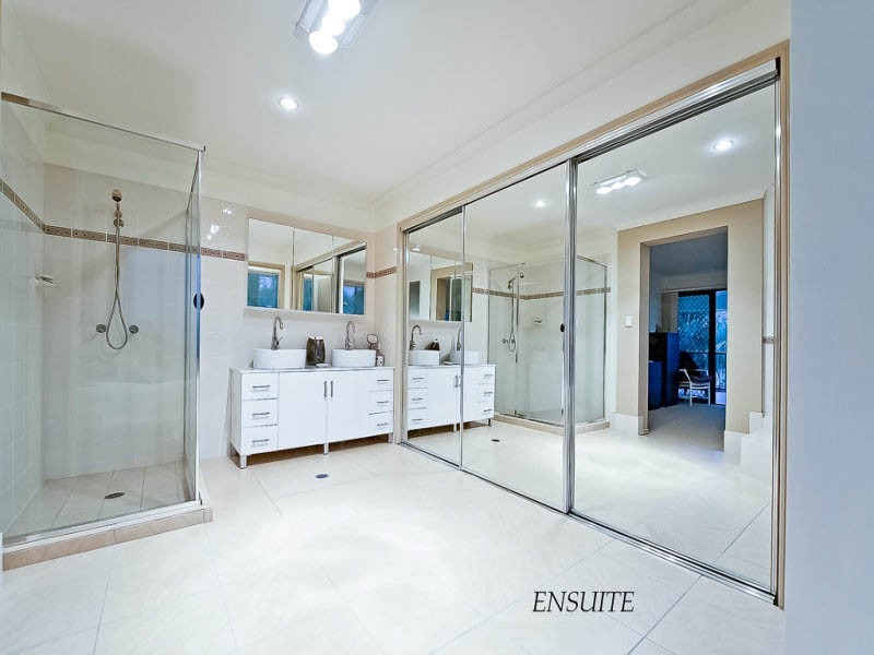 34 Bermuda Street, Broadbeach Waters QLD 4218