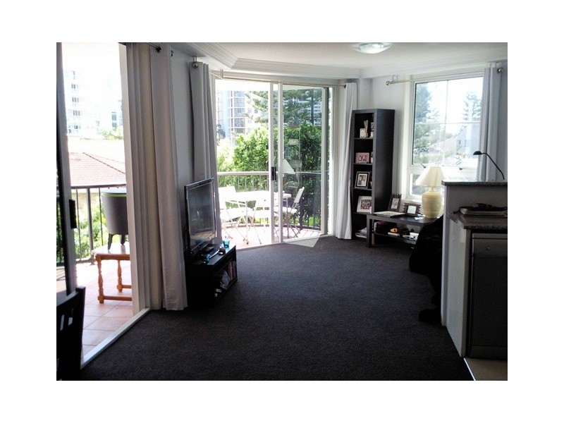 305/198 Surf Parade, Broadbeach QLD 4218