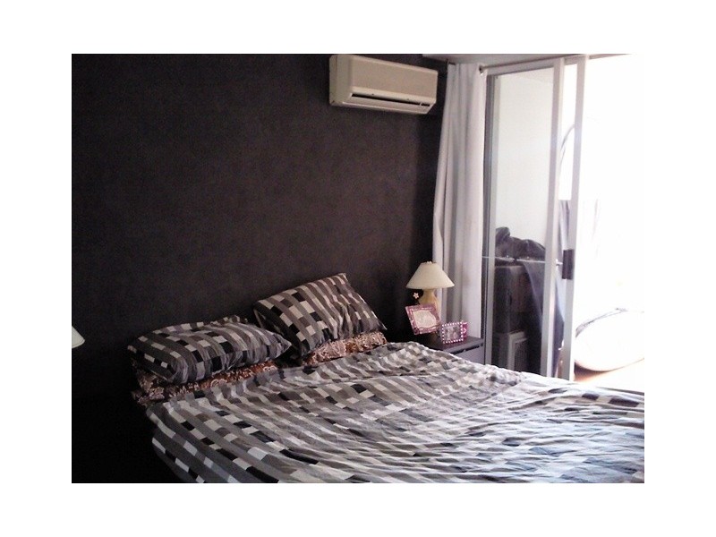 305/198 Surf Parade, Broadbeach QLD 4218