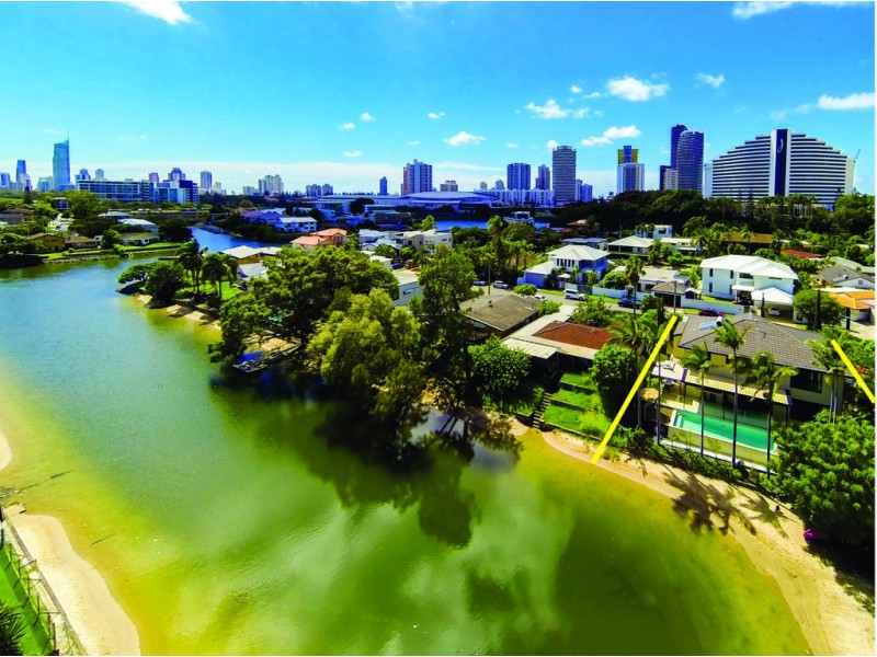 1 Lotus Key, Broadbeach Waters QLD 4218