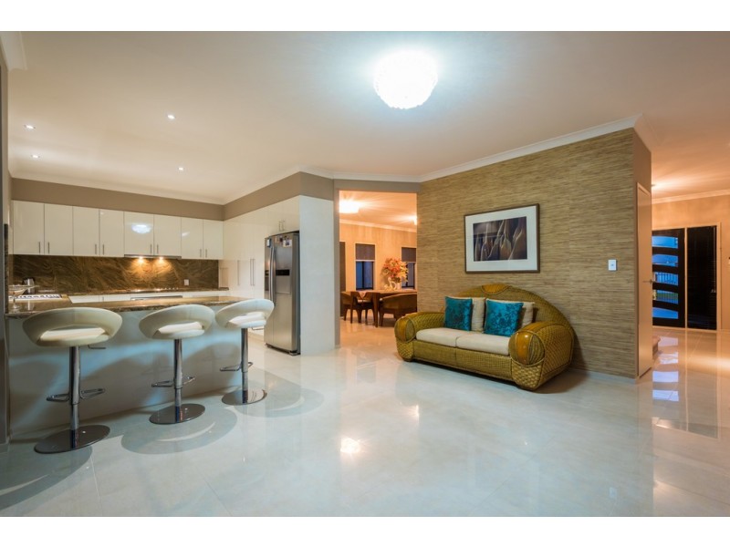 1 Lotus Key, Broadbeach Waters QLD 4218