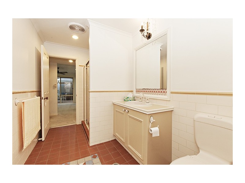 2/68 Bayview Street, Runaway Bay QLD 4216