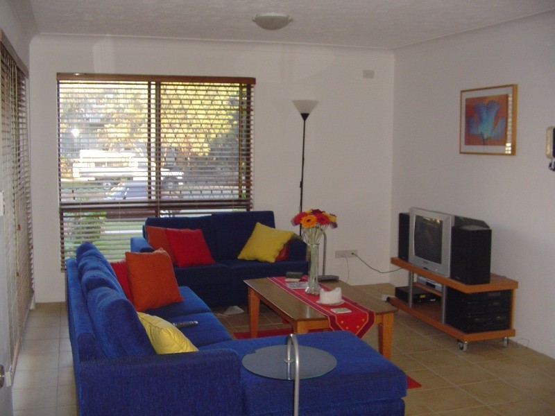 1/35 Chelsea Ave, Broadbeach QLD 4218