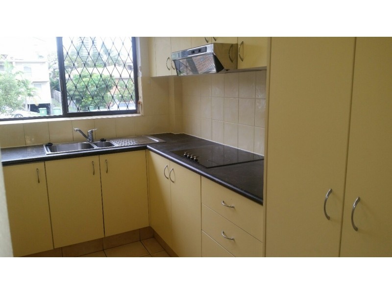 1/35 Chelsea Ave, Broadbeach QLD 4218