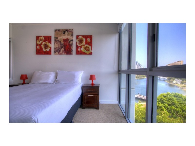 2407 ‘Freshwater Point’ 33 TE Peters Drive, Broadbeach Waters QLD 4218