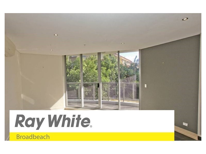 315/3 Como Cres, Southport QLD 4215