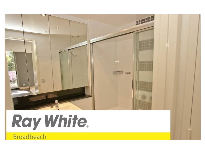 315/3 Como Cres, Southport QLD 4215