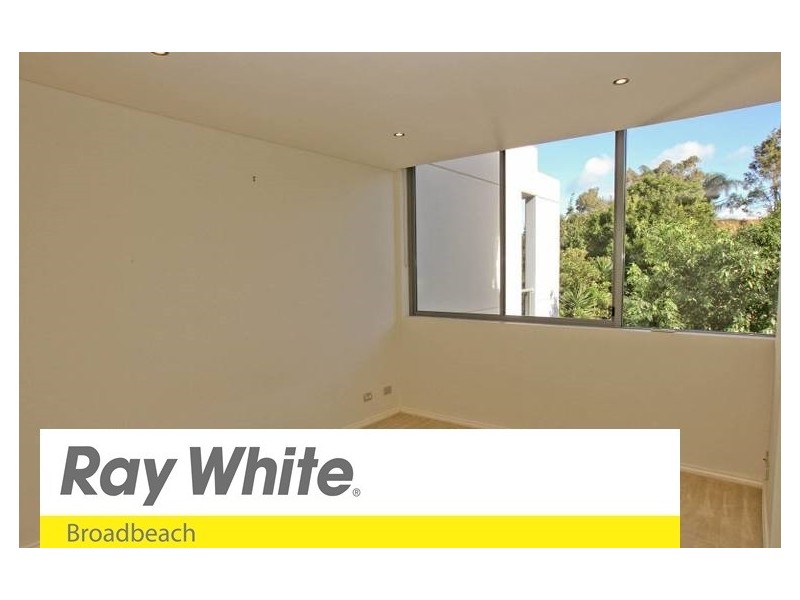 315/3 Como Cres, Southport QLD 4215