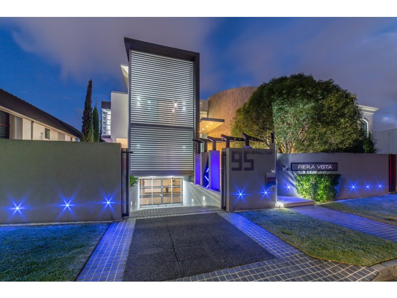 95 Gibraltar Drive, Isle Of Capri QLD 4217