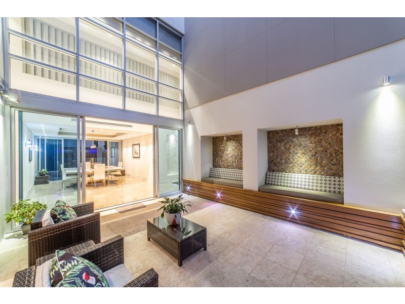 95 Gibraltar Drive, Isle Of Capri QLD 4217