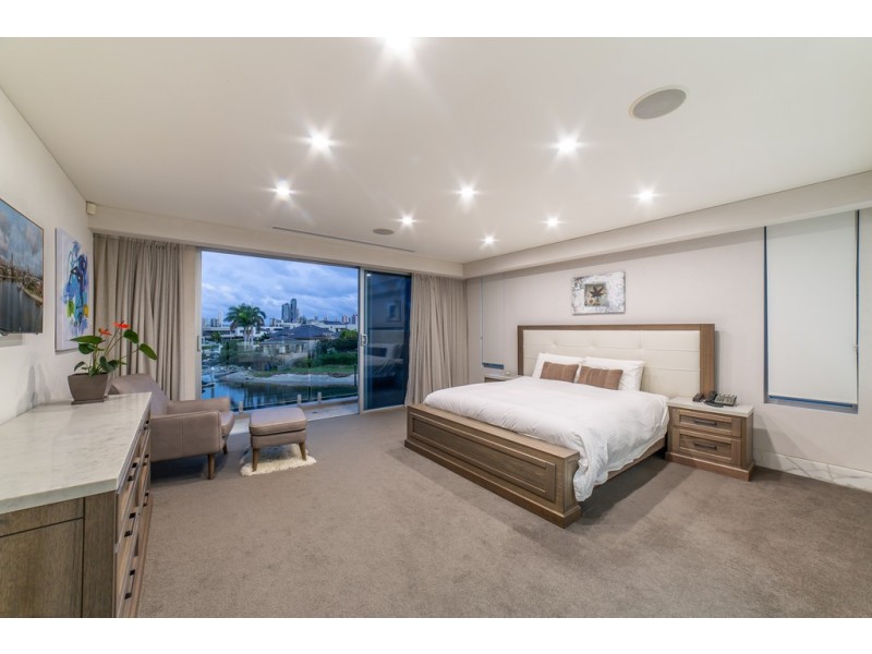 95 Gibraltar Drive, Isle Of Capri QLD 4217