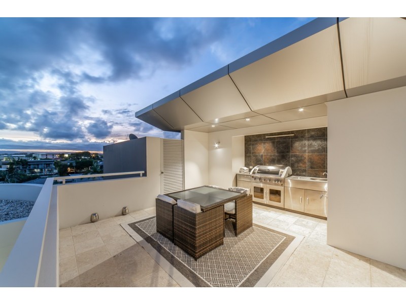 95 Gibraltar Drive, Isle Of Capri QLD 4217