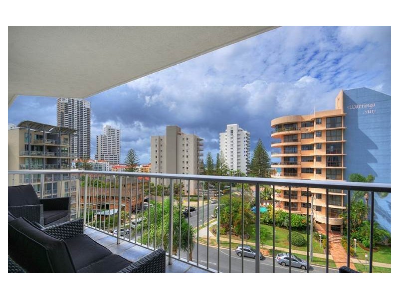 18/220 Surf Parade, Broadbeach QLD 4218